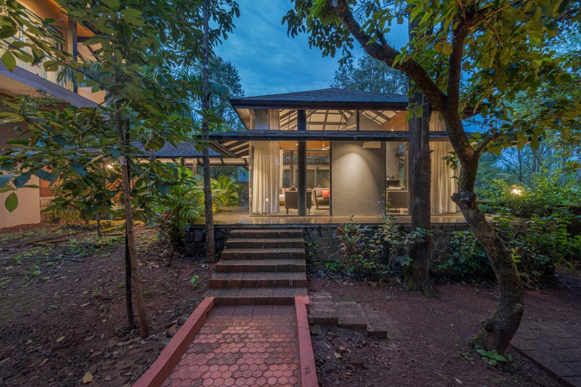 Saffronstays The Glasshouse, Panchgani - Beautiful Glass Villa For Couples Εξωτερικό φωτογραφία
